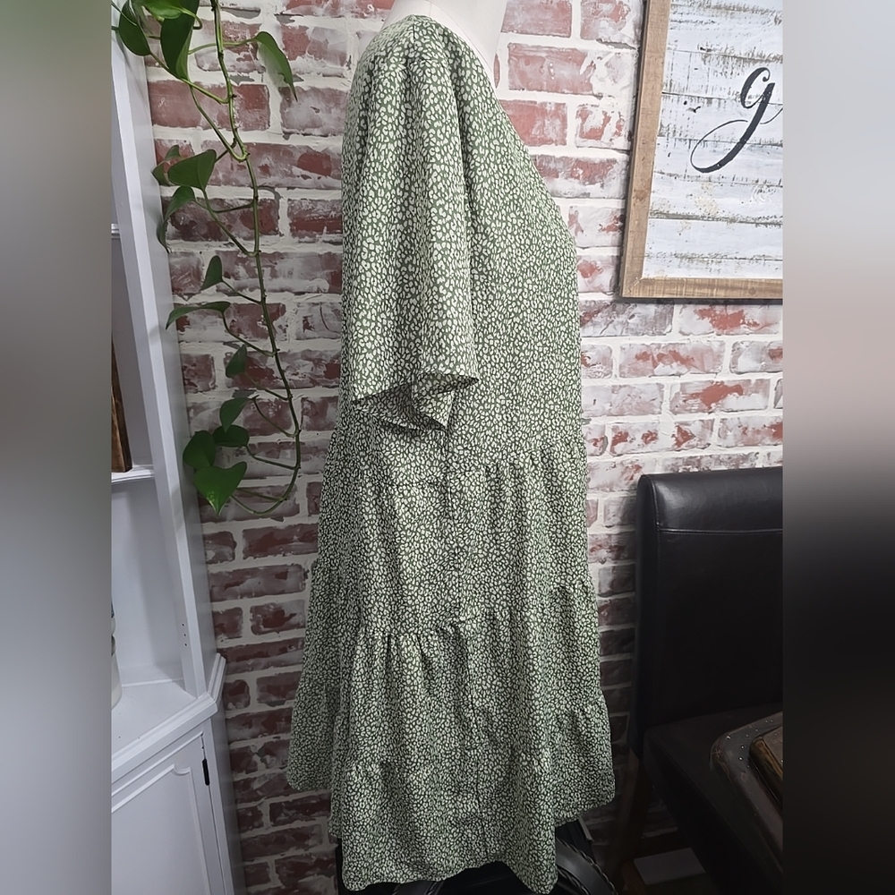 BTFBM womens dress sage green dot print sz XL short sleeves lined v neckline - Picture 3 of 6